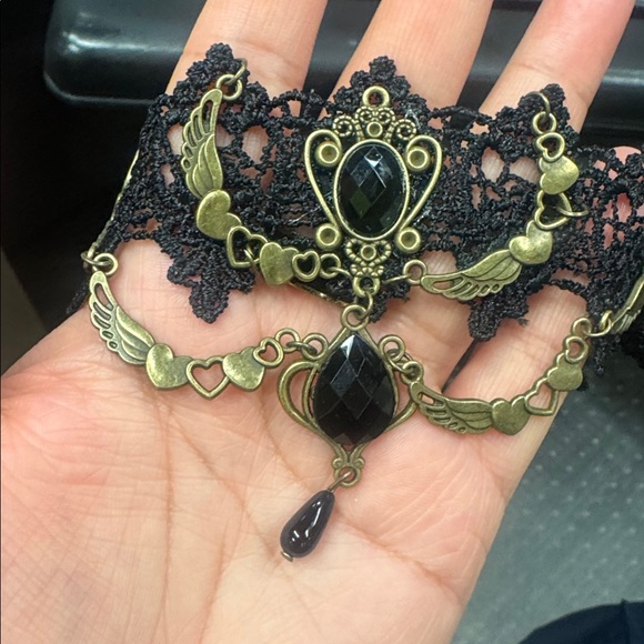 Elegant Black Lace Choker Necklace - Picture 4 of 8